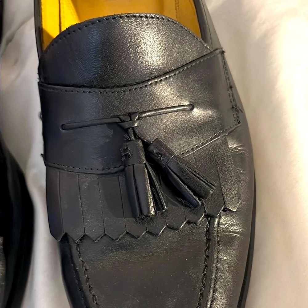 Chaps Men’s Black Leather Slip-On Loafers
